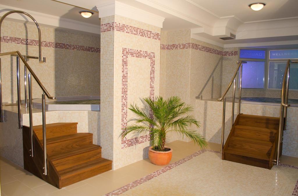Simbad Hotel & Bar Superior Mosonmagyarovar Exterior photo