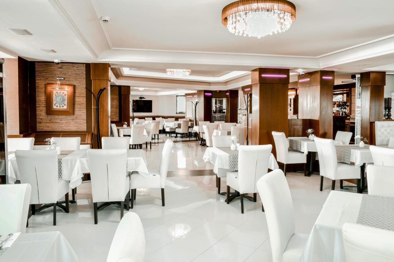Simbad Hotel & Bar Superior Mosonmagyarovar Exterior photo